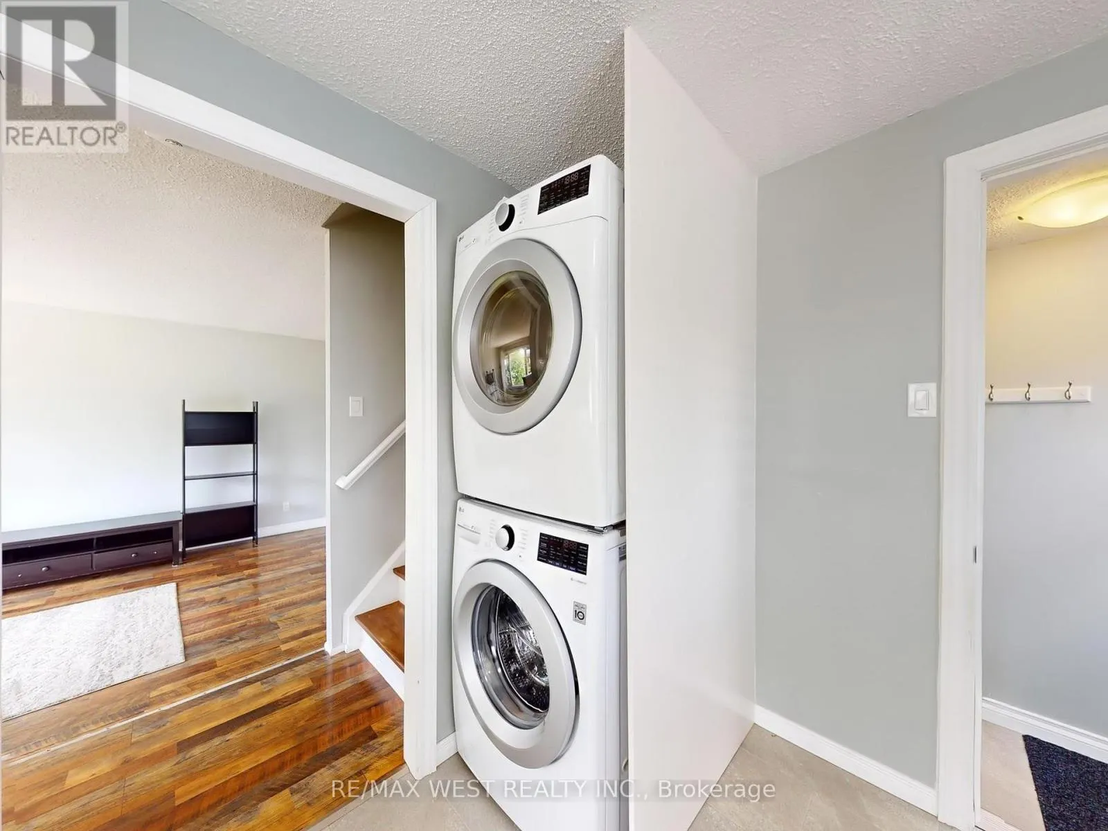 187 BROKEN OAK CRESCENT