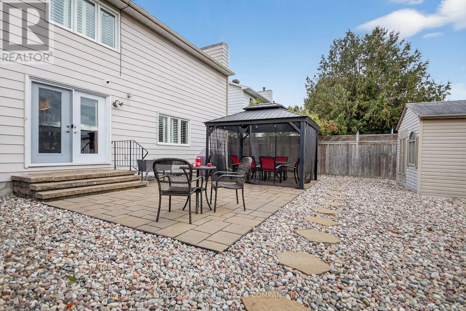 8 CONFEDERATION PRIVATE