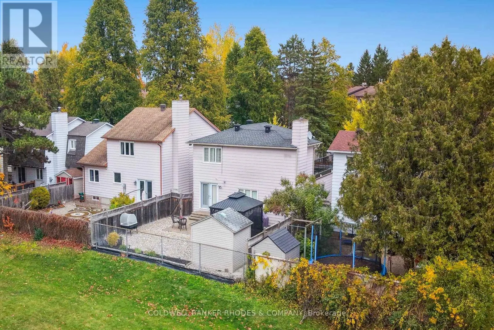 8 CONFEDERATION PRIVATE