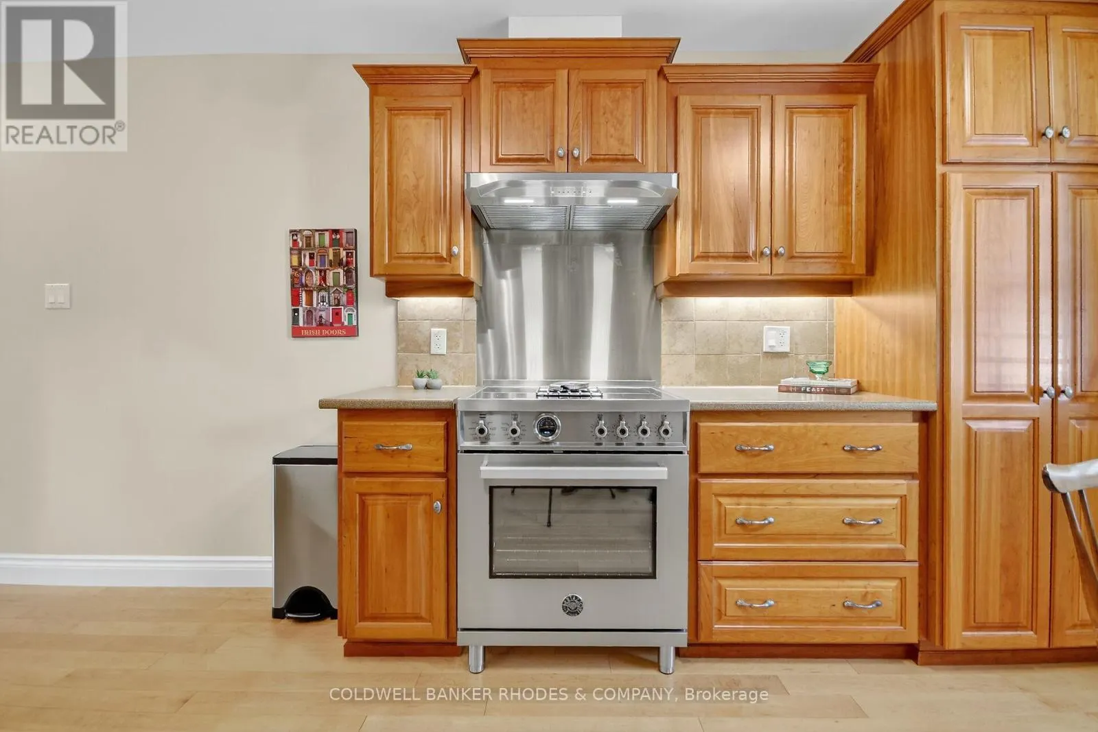 8 CONFEDERATION PRIVATE