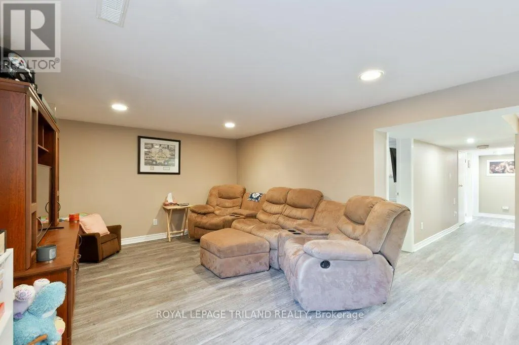 101 CONFEDERATION DRIVE