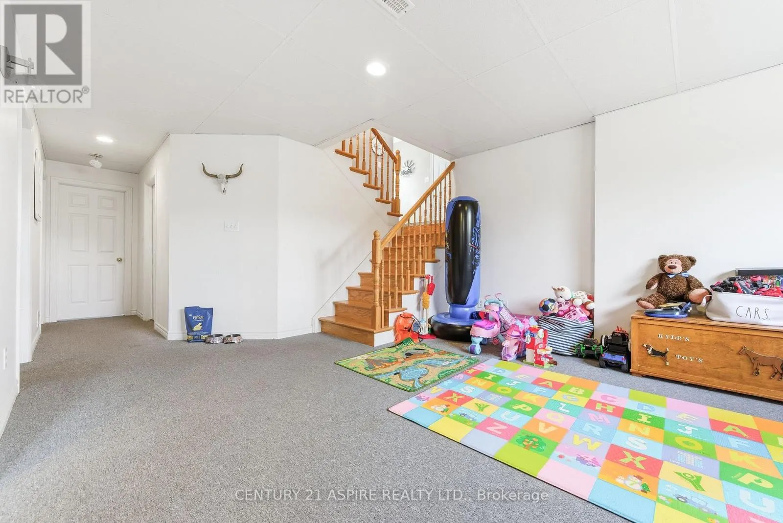 527 ANGUS CAMPBELL DRIVE