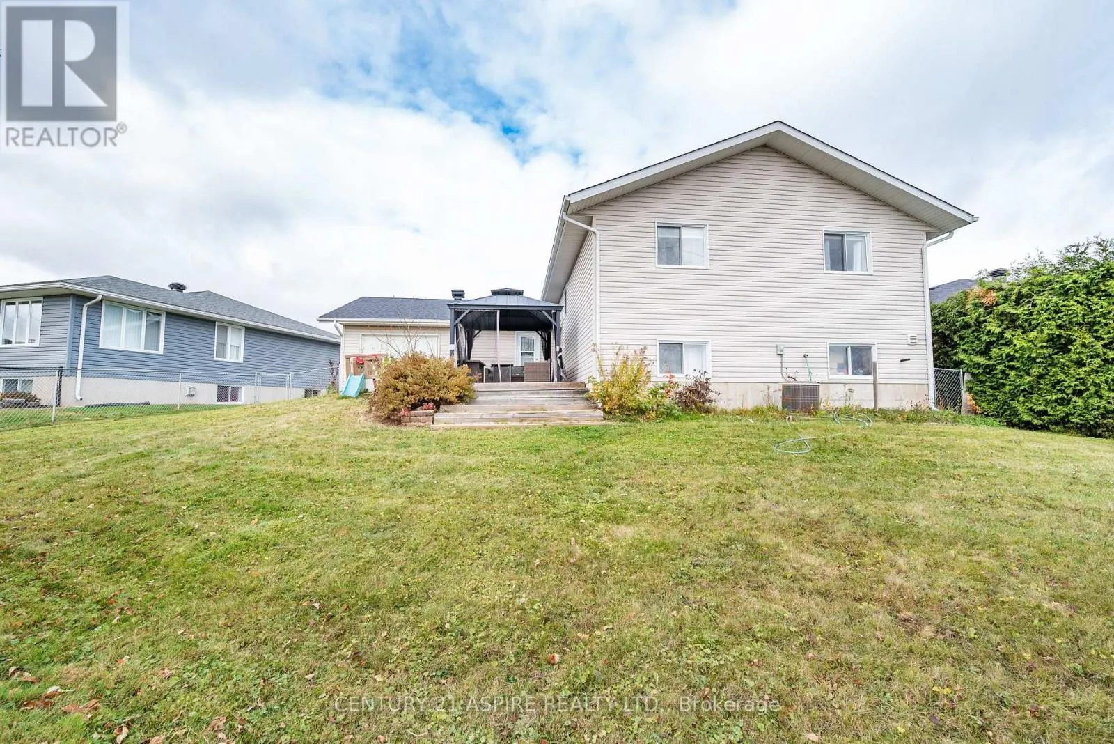 527 ANGUS CAMPBELL DRIVE