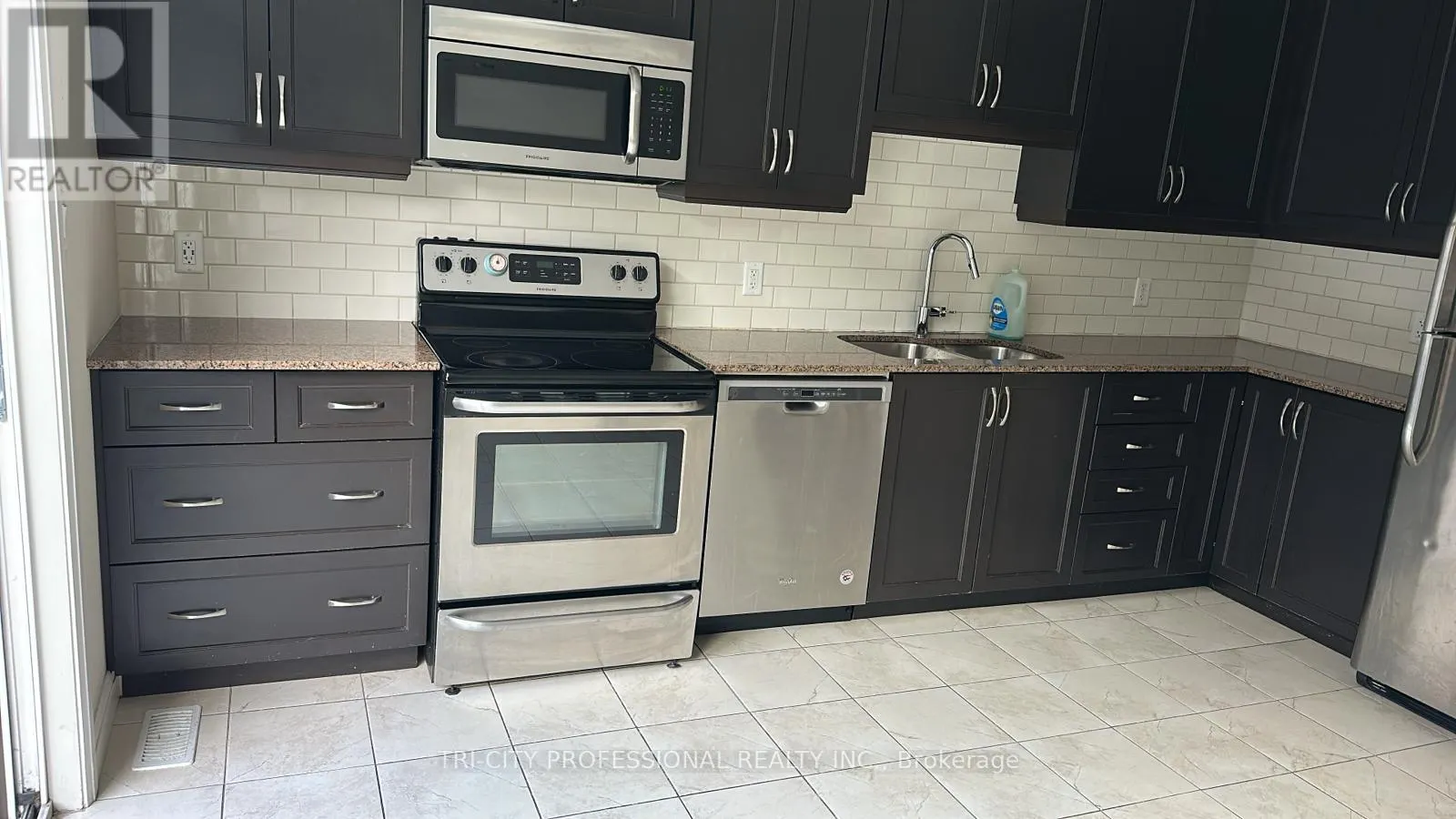 7 - 23 ECHOVALLEY DRIVE