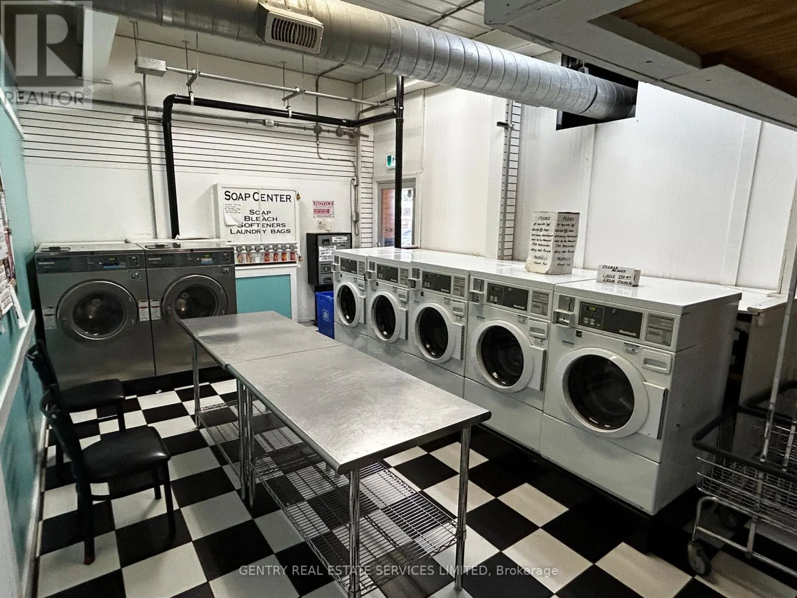 224 BONNECHERE STREET W