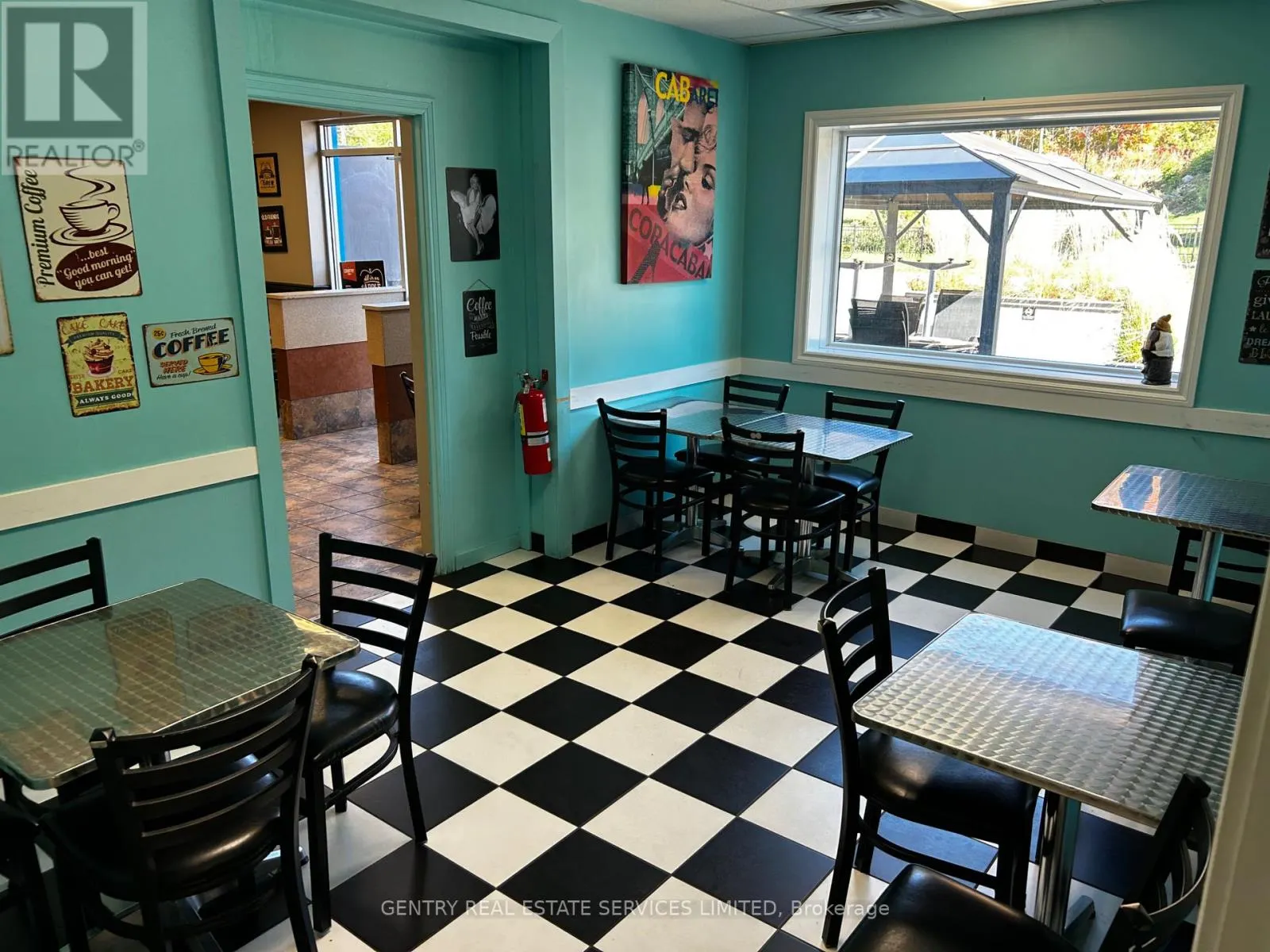 224 BONNECHERE STREET W