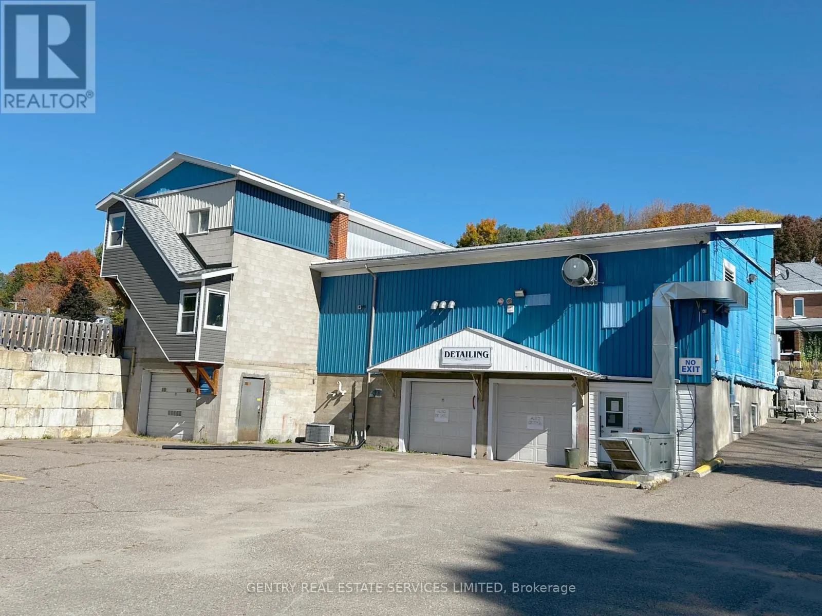 224 BONNECHERE STREET W