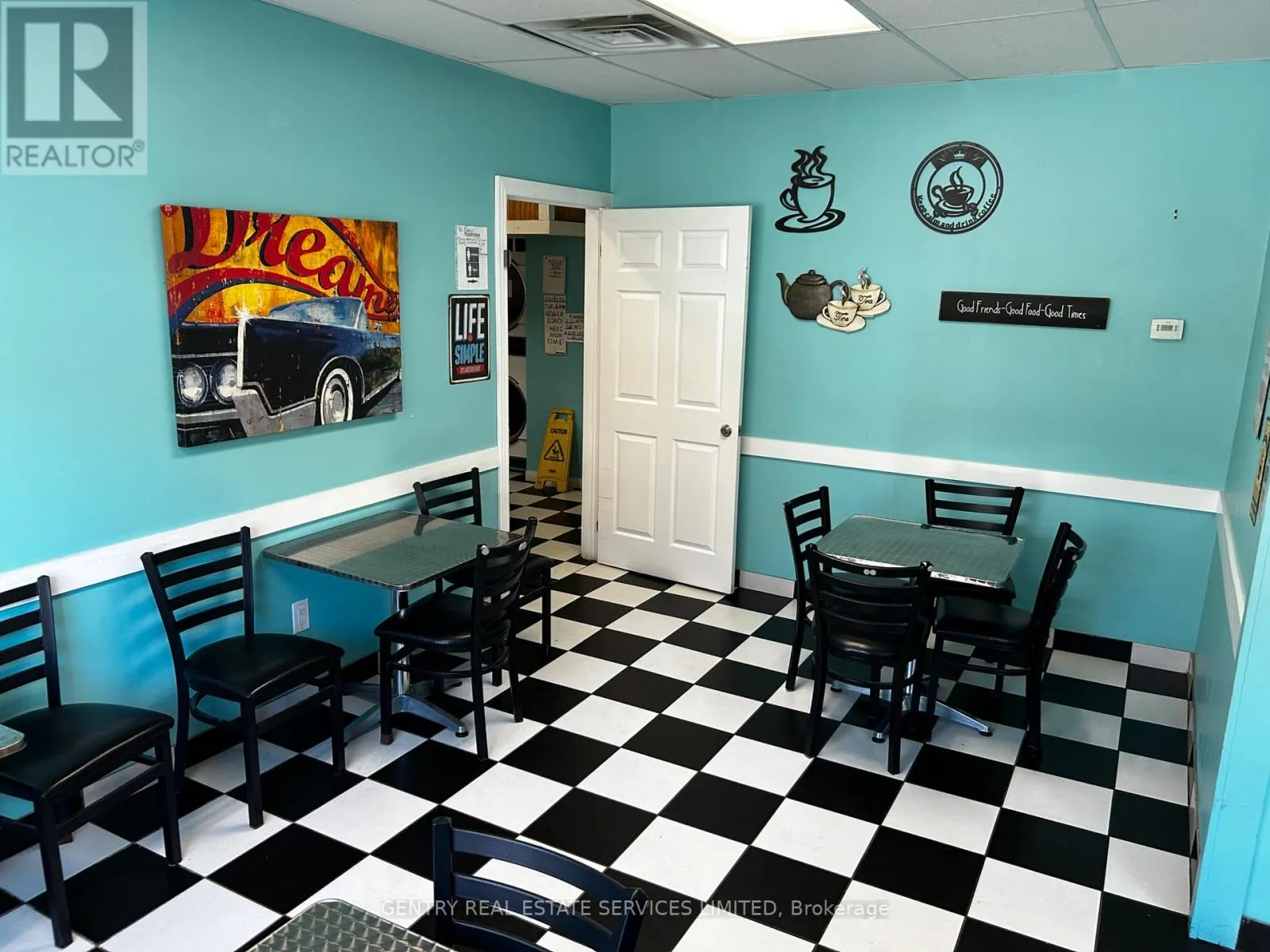 224 BONNECHERE STREET W