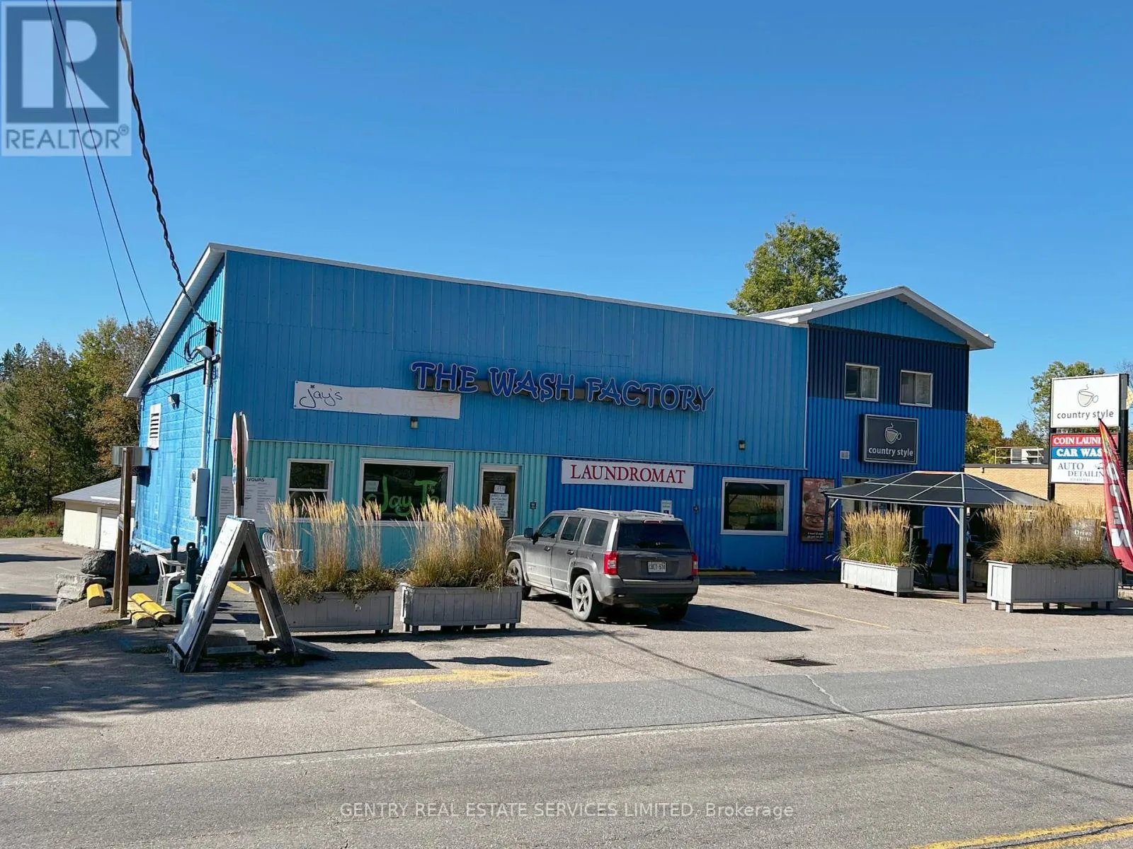 224 BONNECHERE STREET W