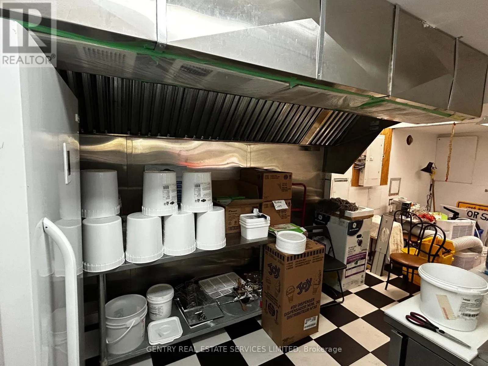 224 BONNECHERE STREET W