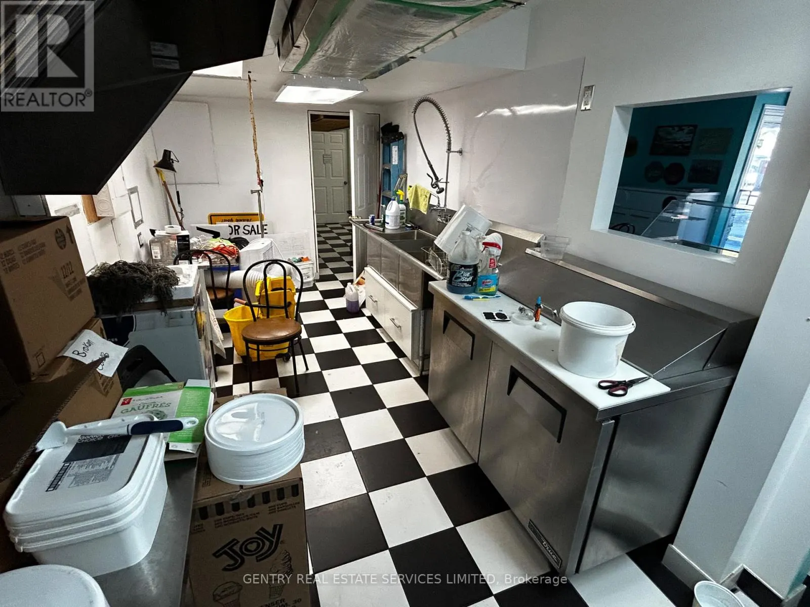 224 BONNECHERE STREET W