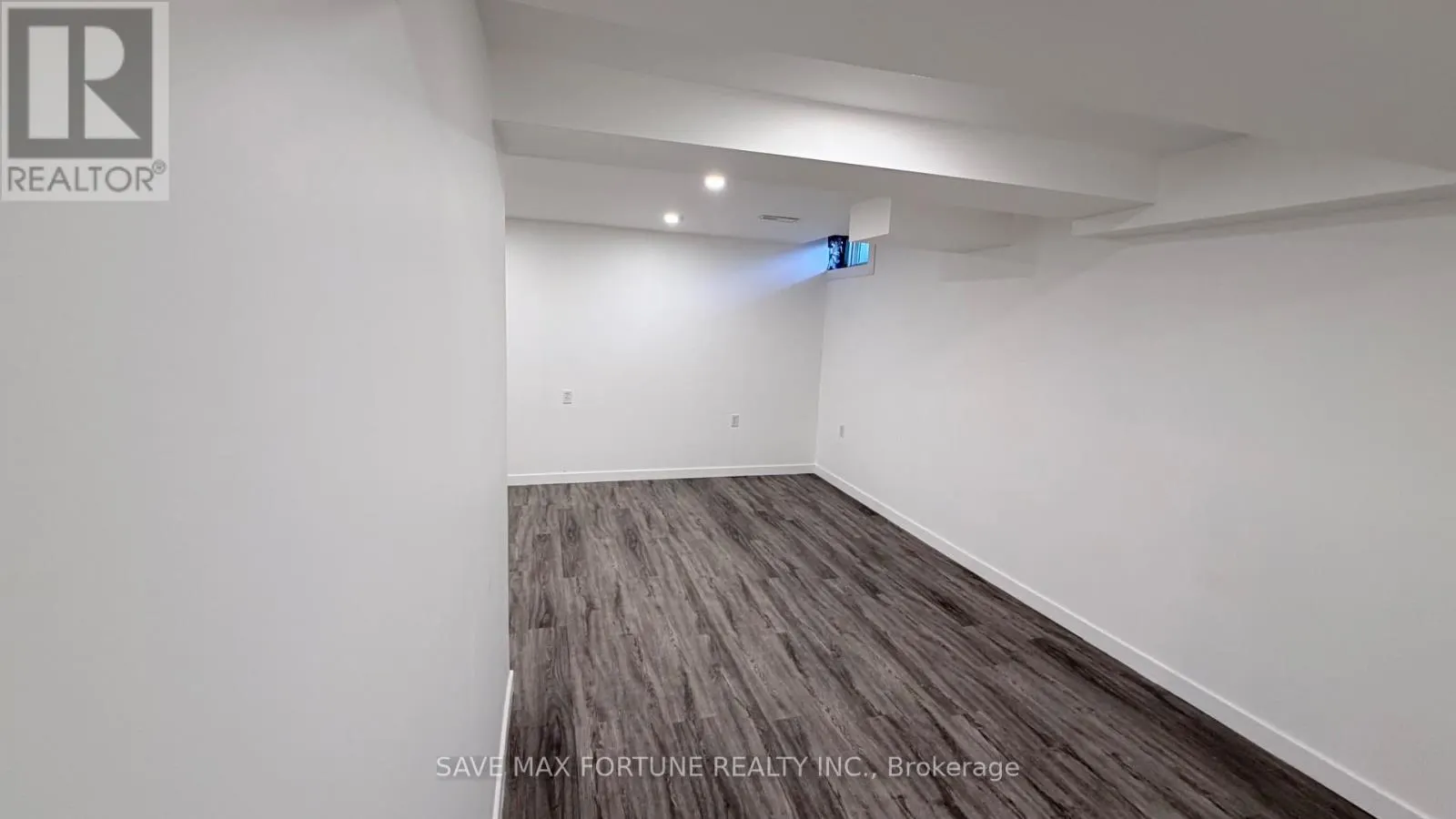 27 - 1 ROYALWOOD COURT