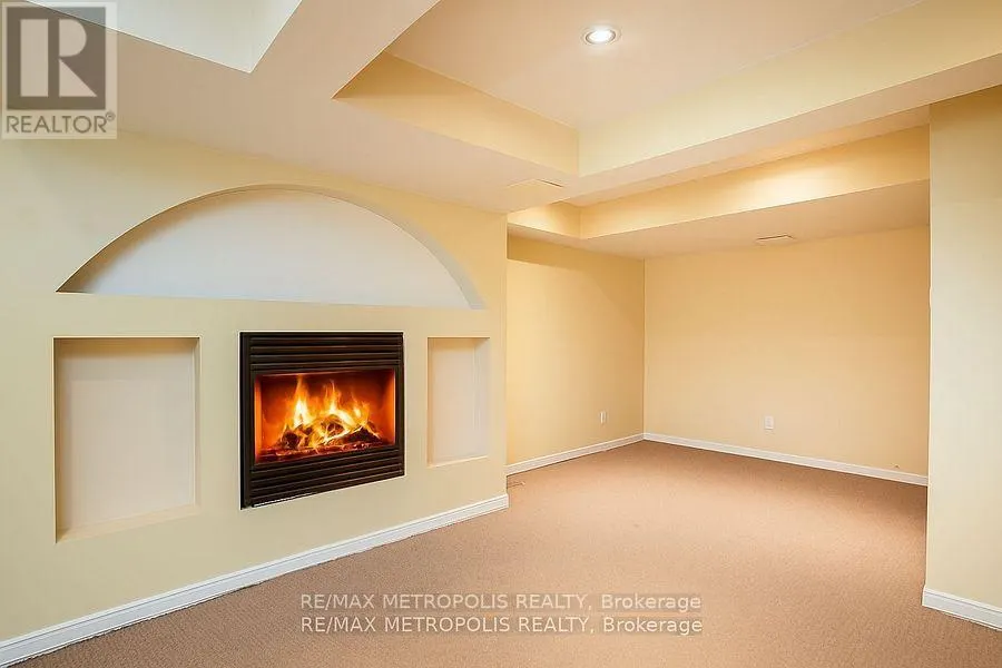 59 - 2 ROYALWOOD COURT