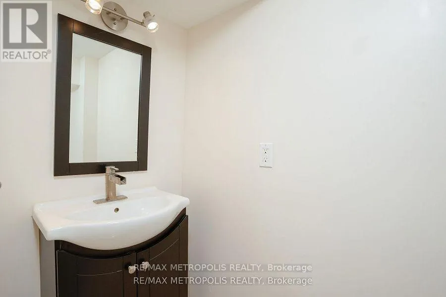 59 - 2 ROYALWOOD COURT