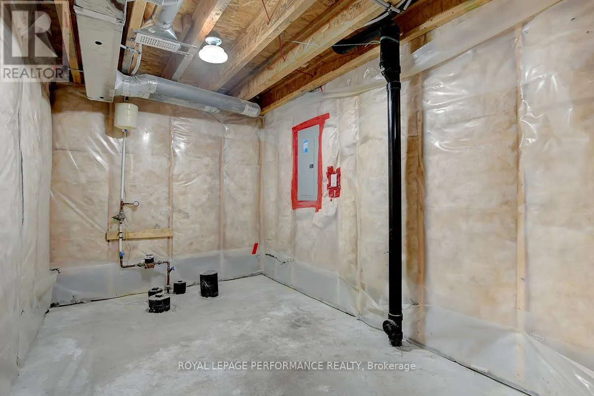 880 WHITE ALDER AVENUE