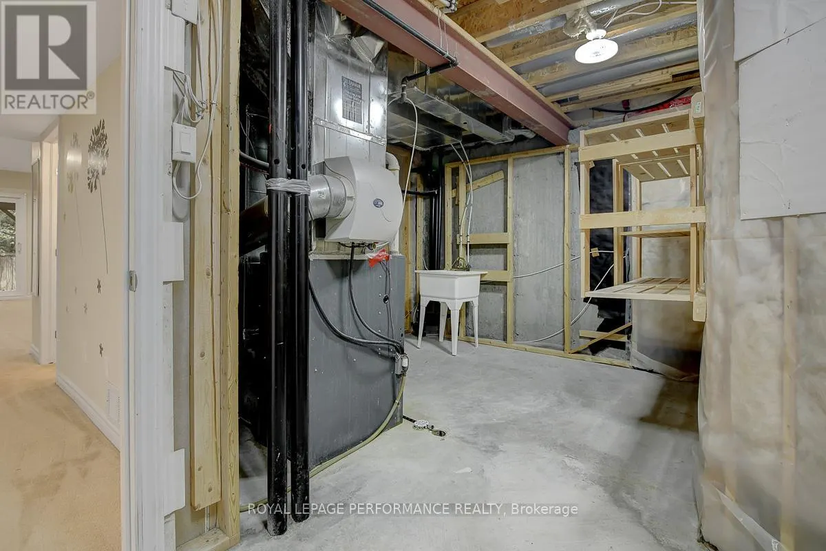 880 WHITE ALDER AVENUE