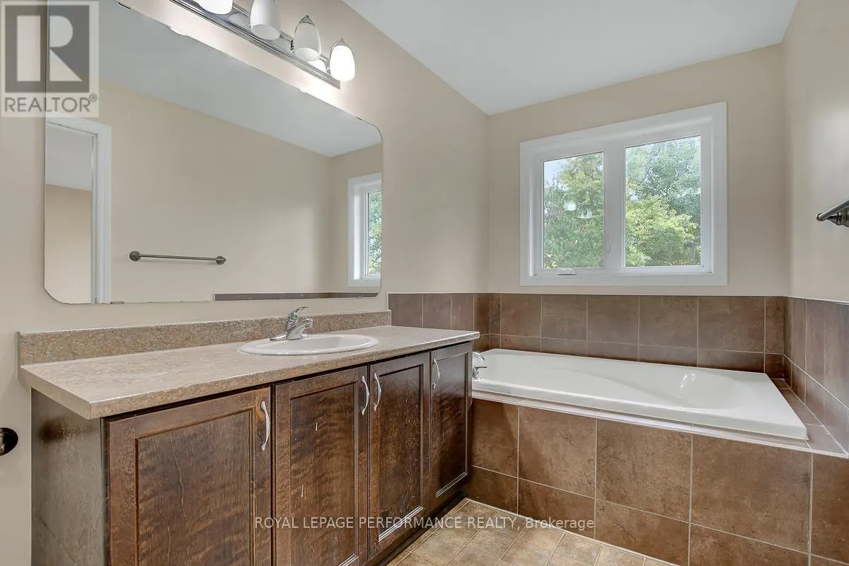 880 WHITE ALDER AVENUE