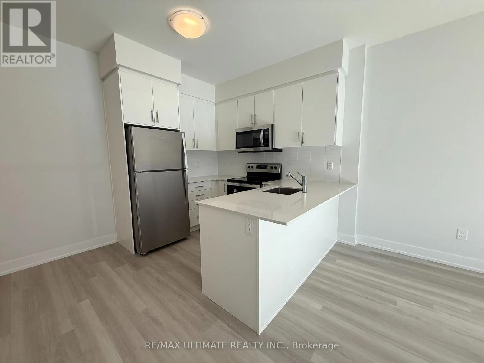 213 - 1100 LACKNER PLACE