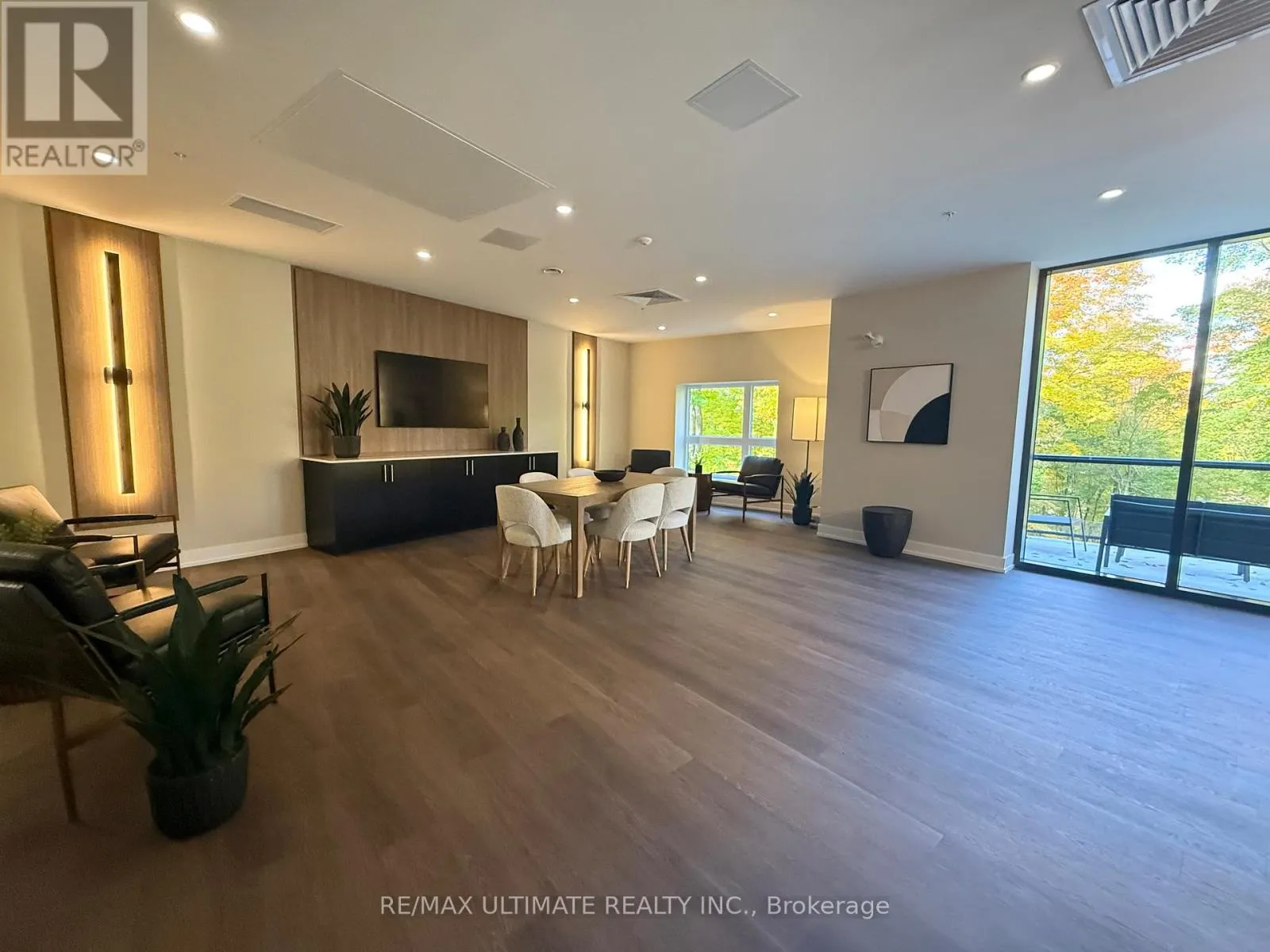 213 - 1100 LACKNER PLACE