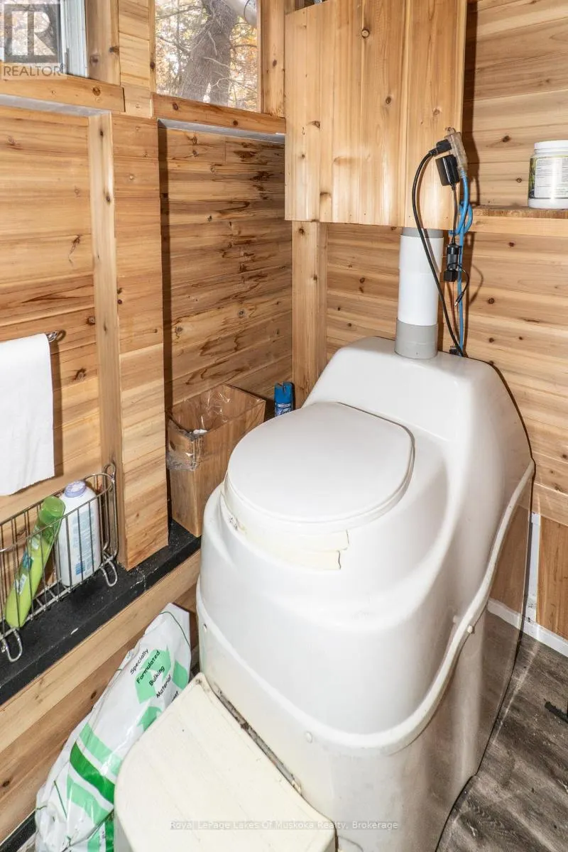 1 - 1060 SKELETON LAKE 3 ROAD, #1