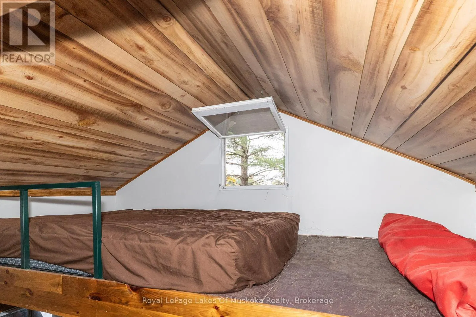 1 - 1060 SKELETON LAKE 3 ROAD, #1