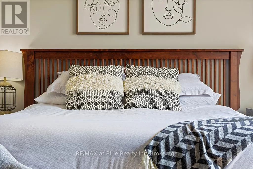 207 - 115 FAIRWAY COURT, #207