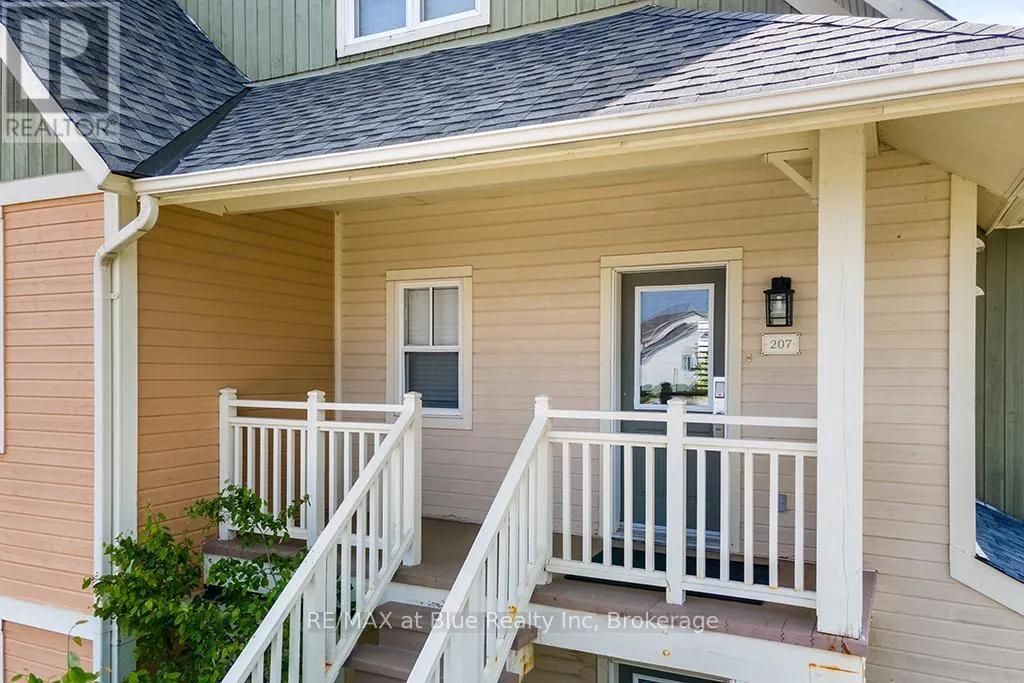 207 - 115 FAIRWAY COURT, #207