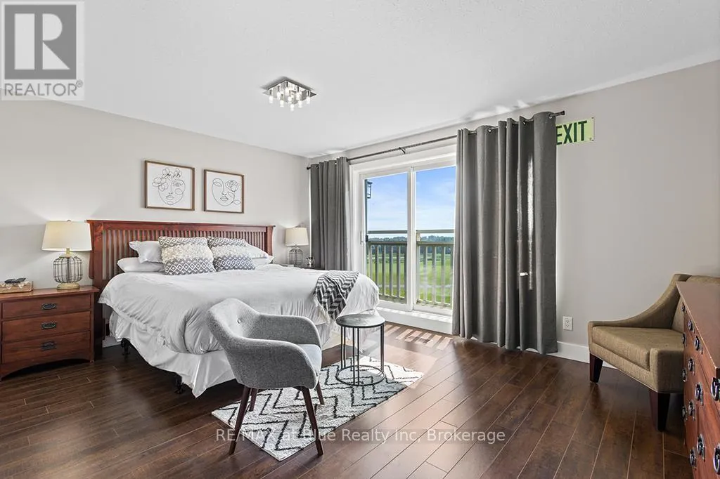 207 - 115 FAIRWAY COURT, #207