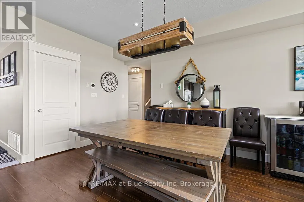 207 - 115 FAIRWAY COURT, #207