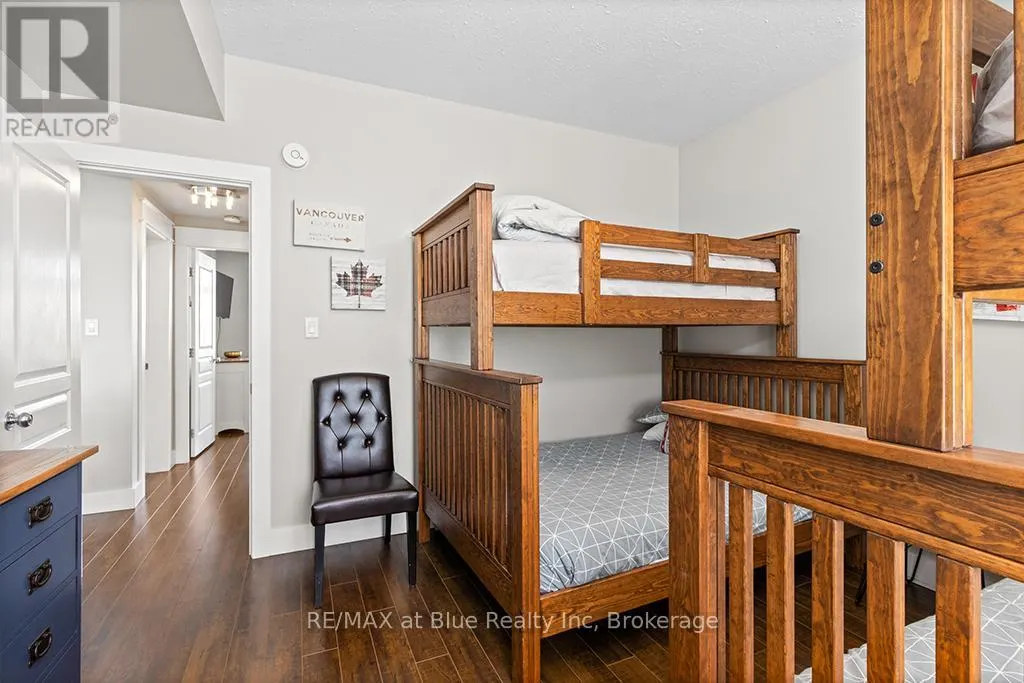 207 - 115 FAIRWAY COURT, #207