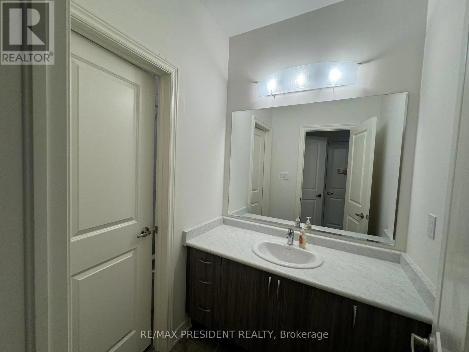 45 GLEDHILL CRESCENT