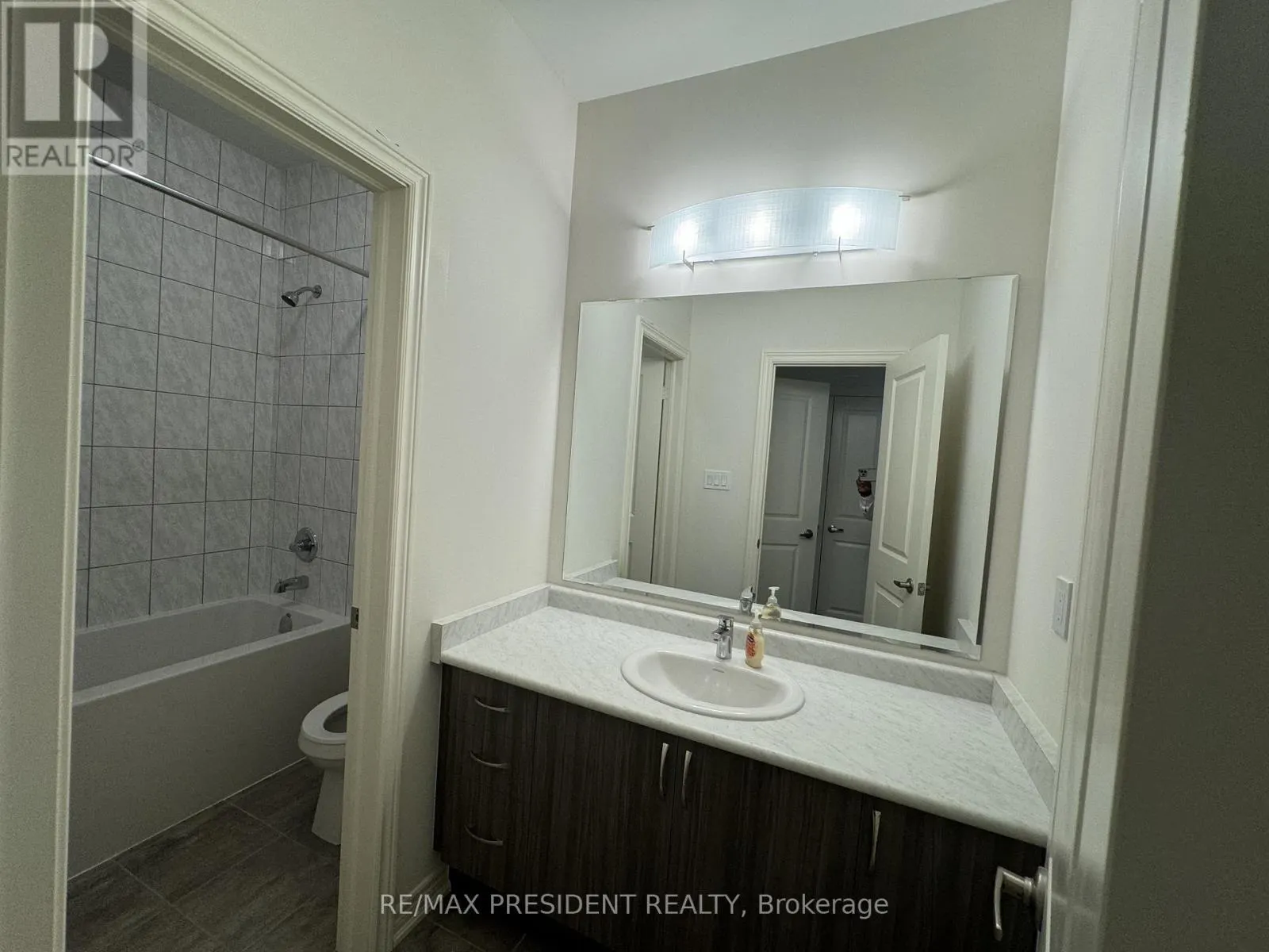 45 GLEDHILL CRESCENT