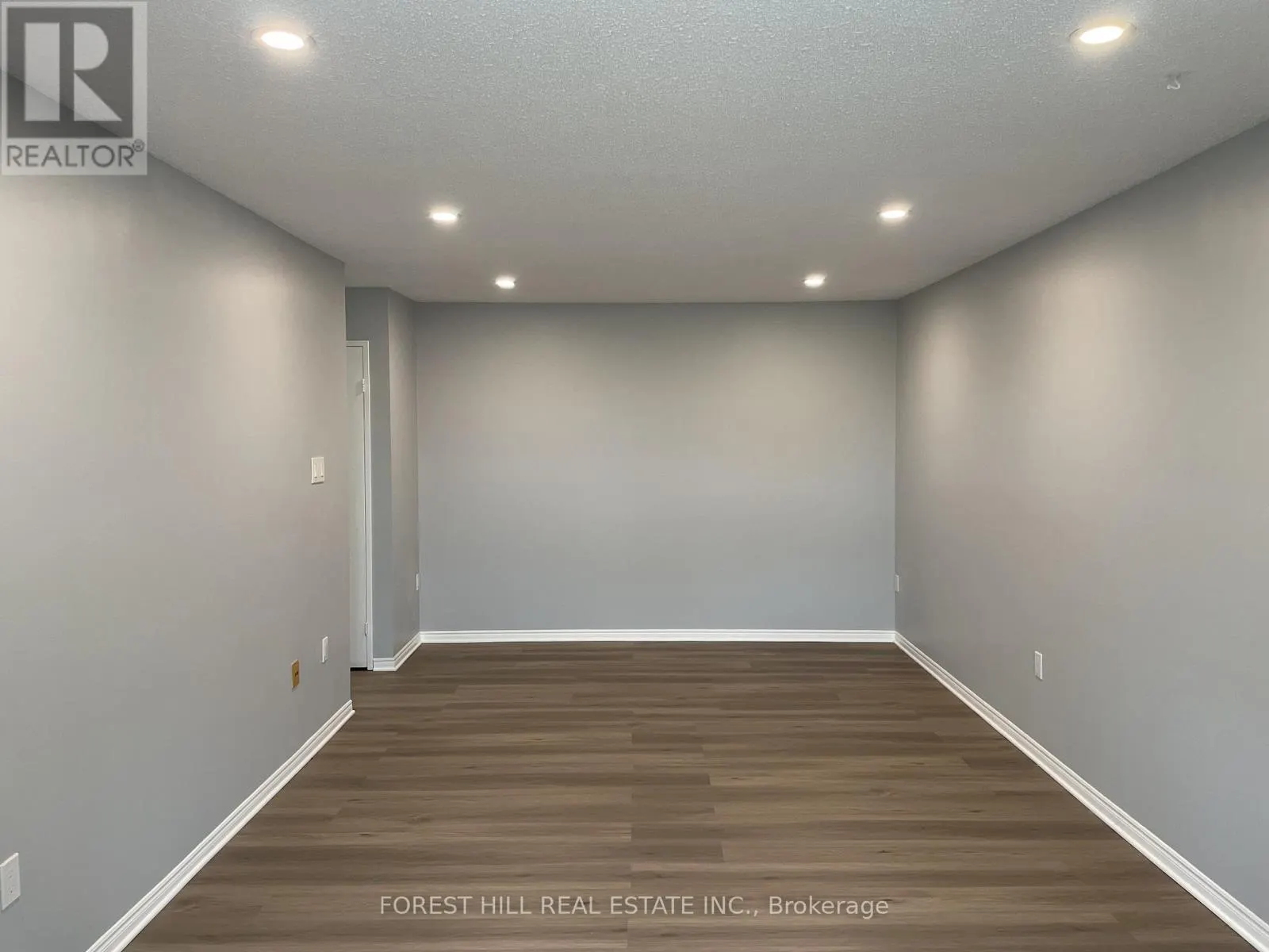 501 - 1600 ADELAIDE STREET N, #501