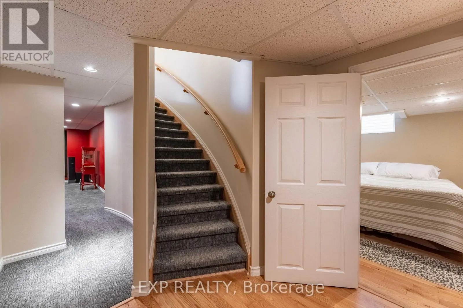 17 OLDE TOWNE AVENUE