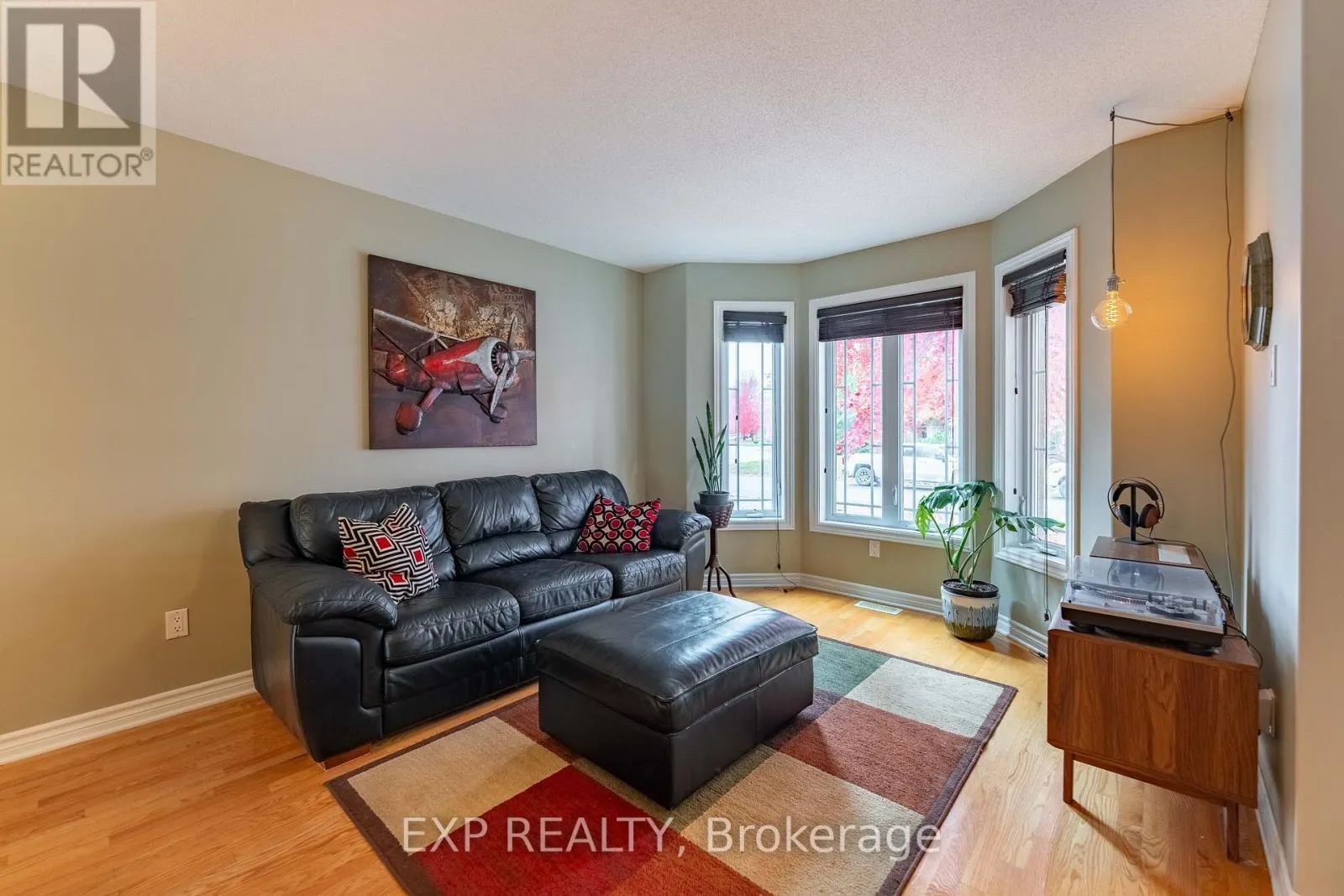 17 OLDE TOWNE AVENUE