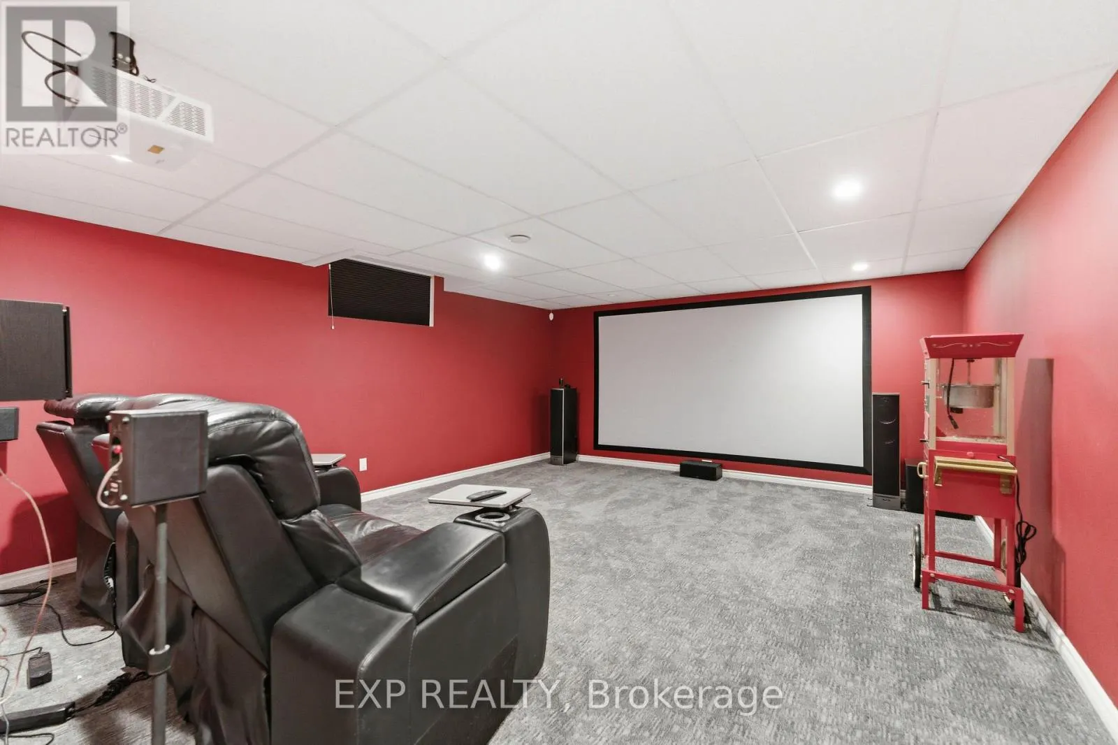 17 OLDE TOWNE AVENUE