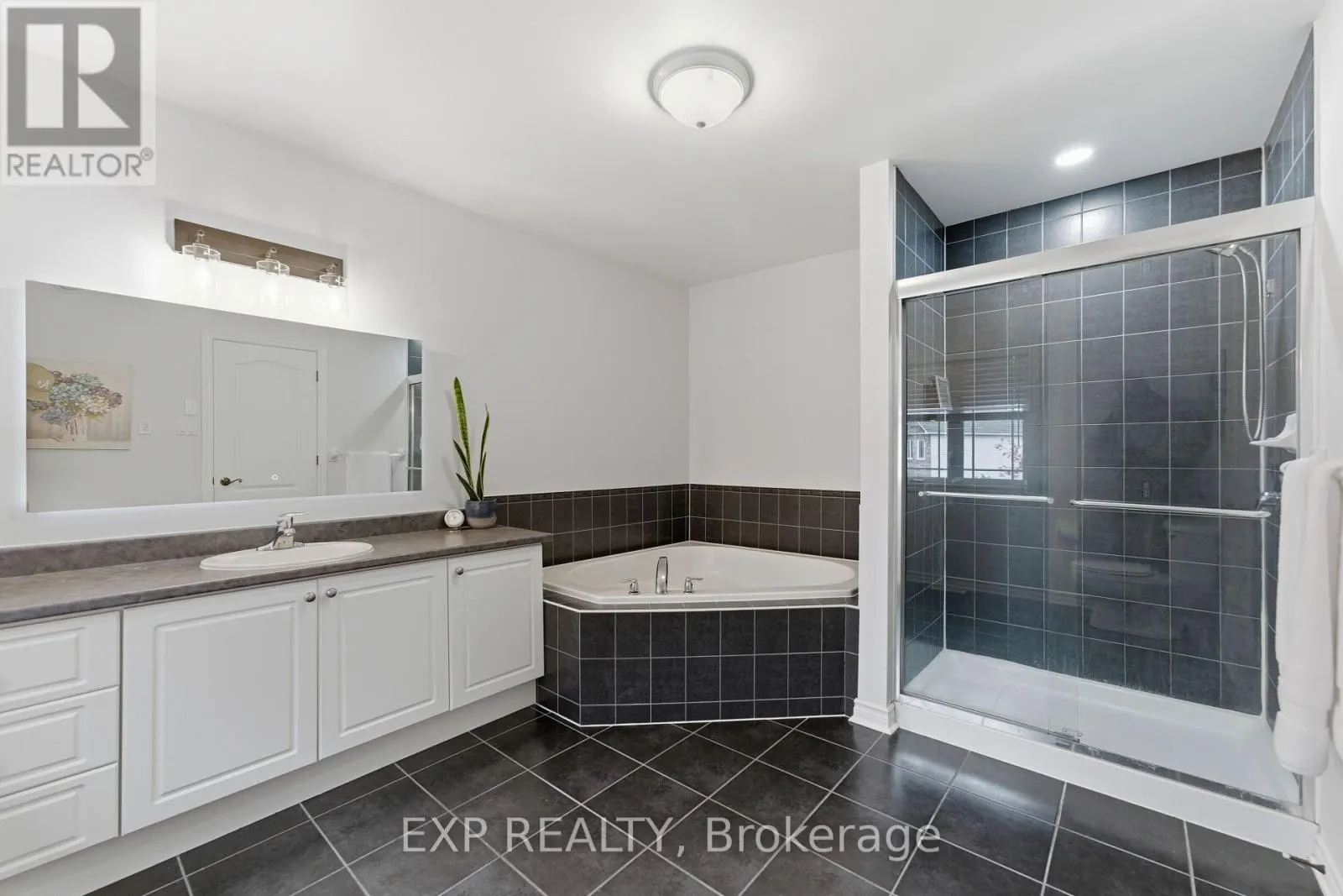 17 OLDE TOWNE AVENUE