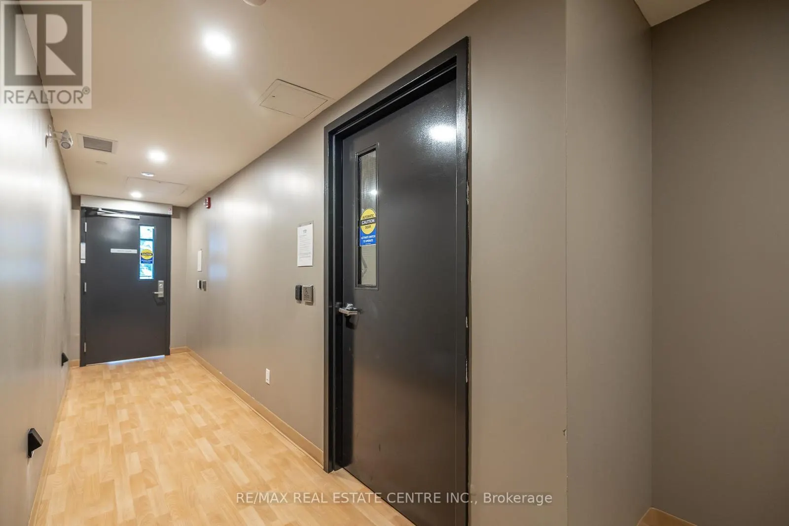 412 - 690 KING STREET W