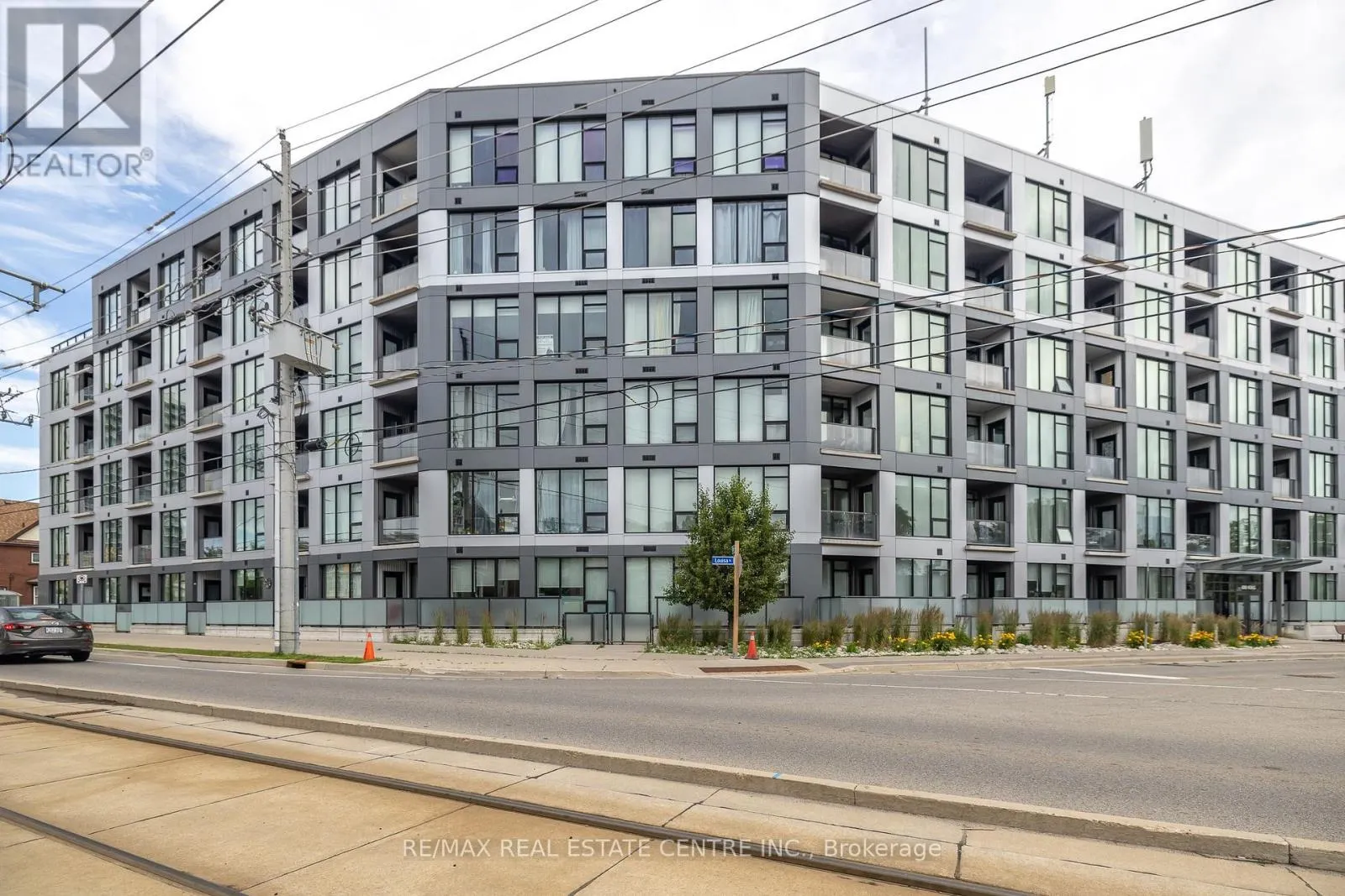 412 - 690 KING STREET W