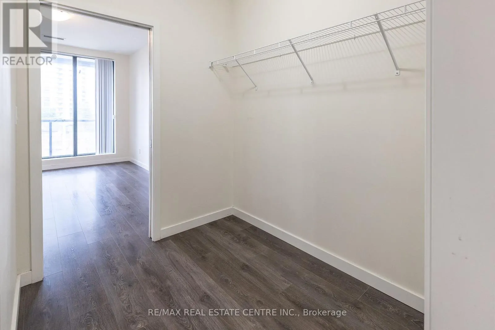 412 - 690 KING STREET W