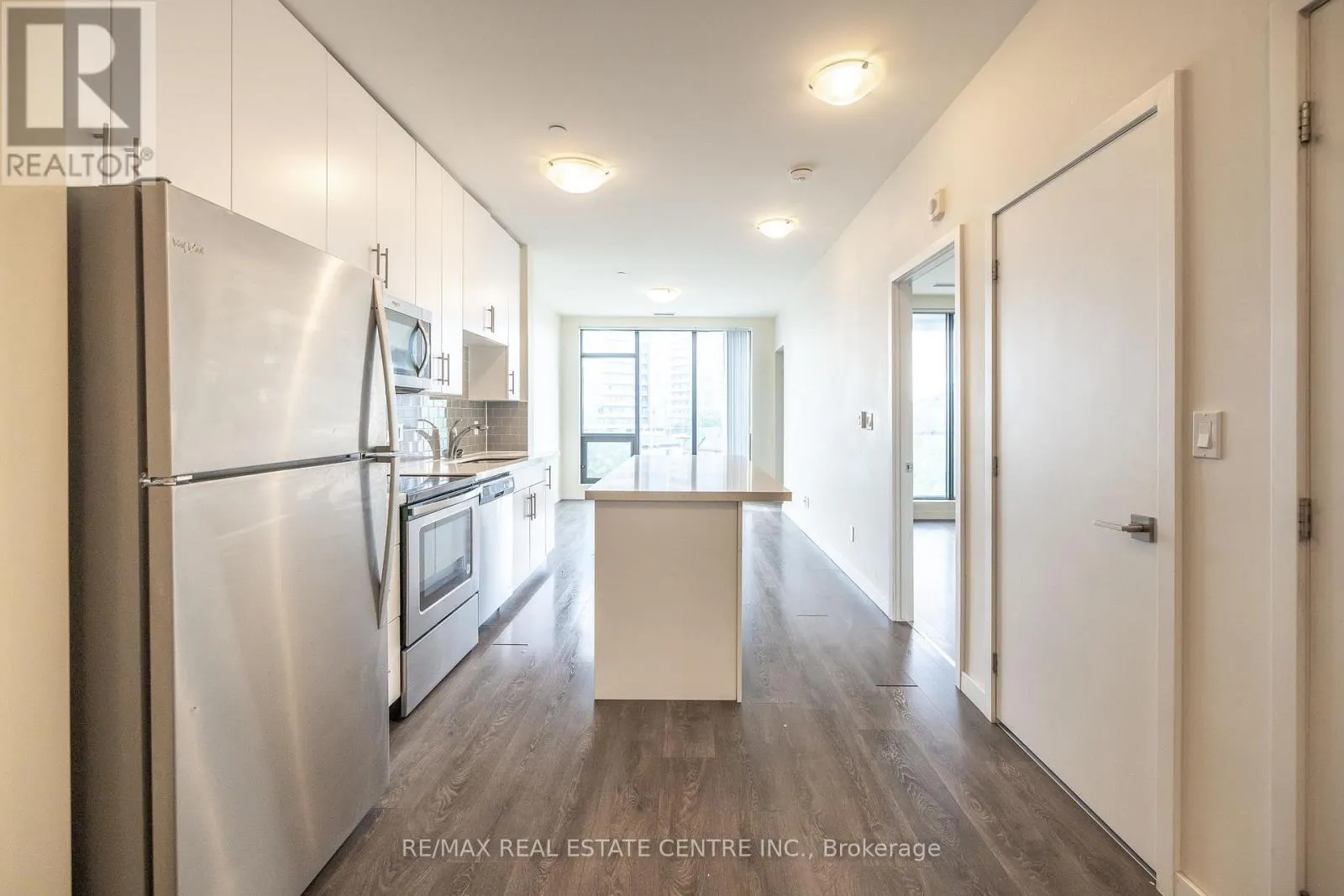 412 - 690 KING STREET W