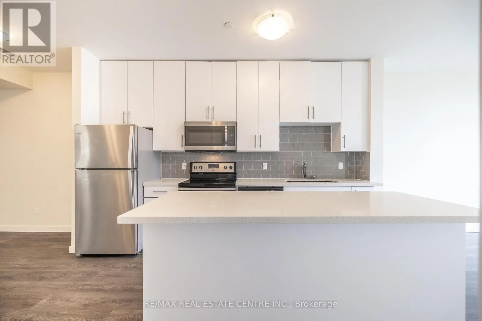 412 - 690 KING STREET W