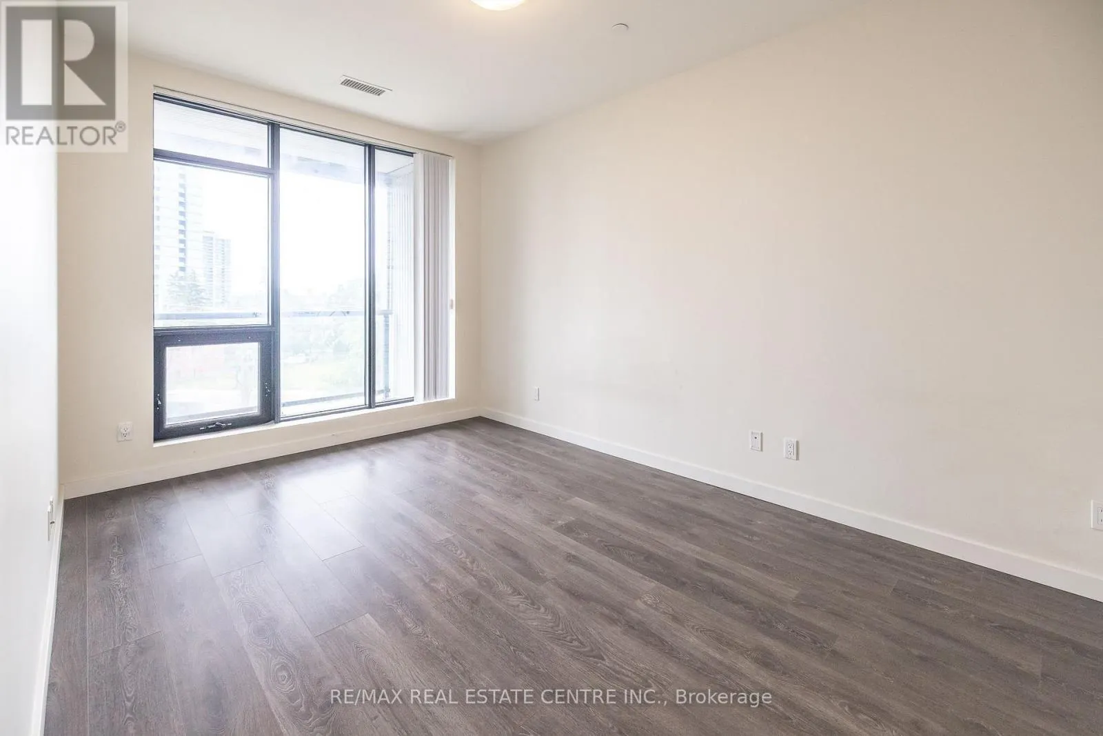 412 - 690 KING STREET W