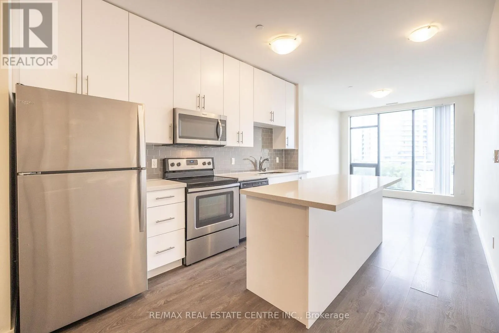 412 - 690 KING STREET W