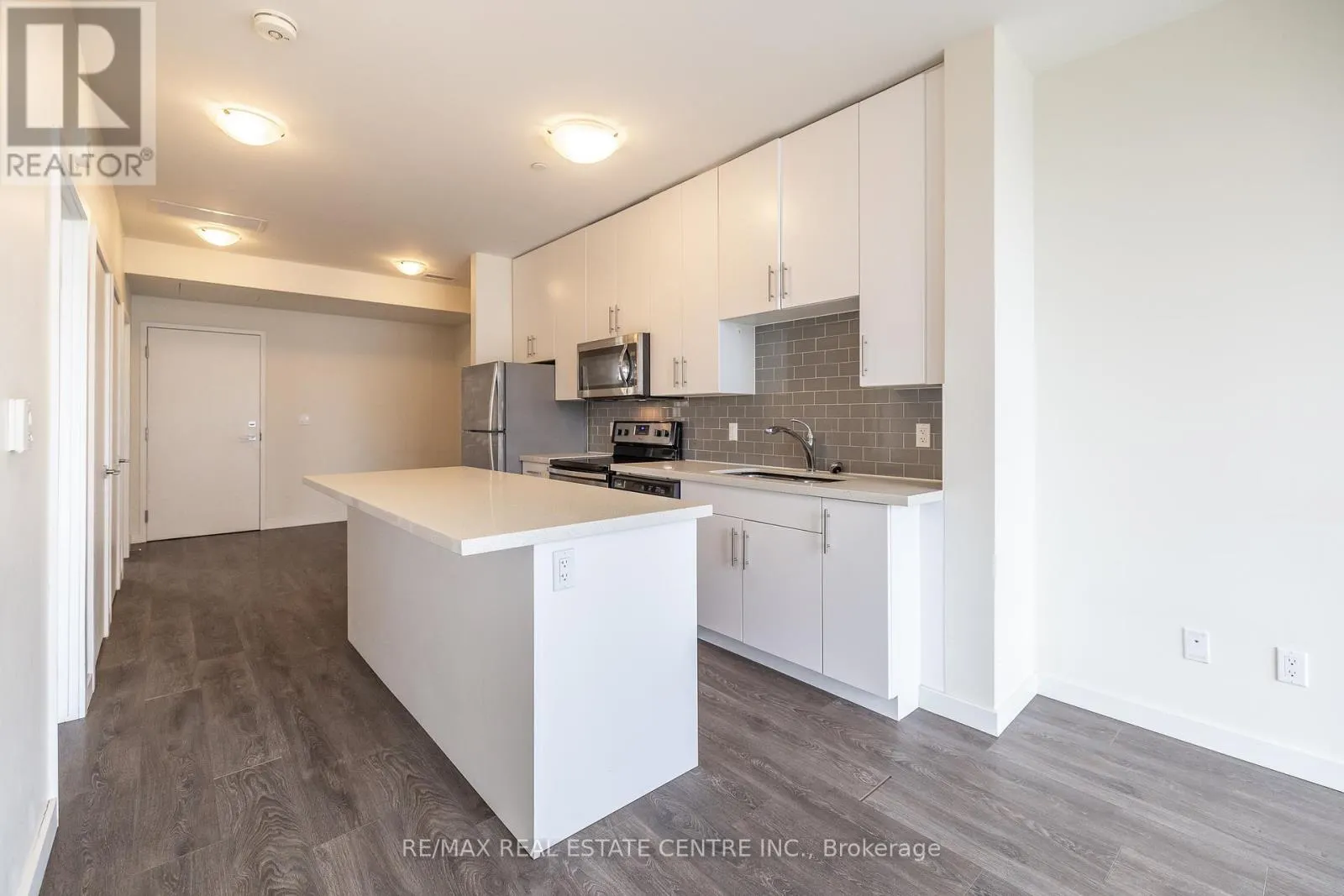 412 - 690 KING STREET W