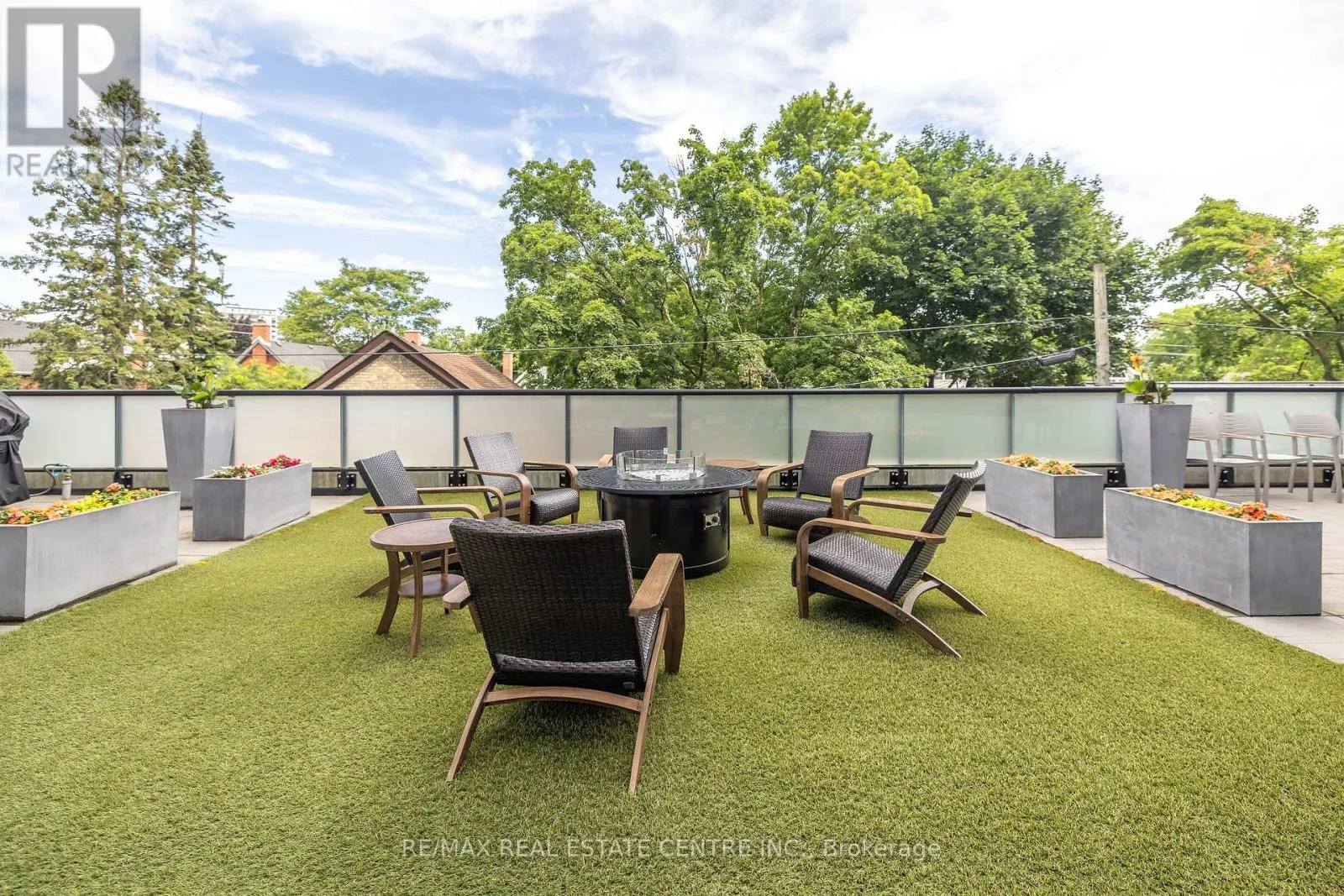 412 - 690 KING STREET W