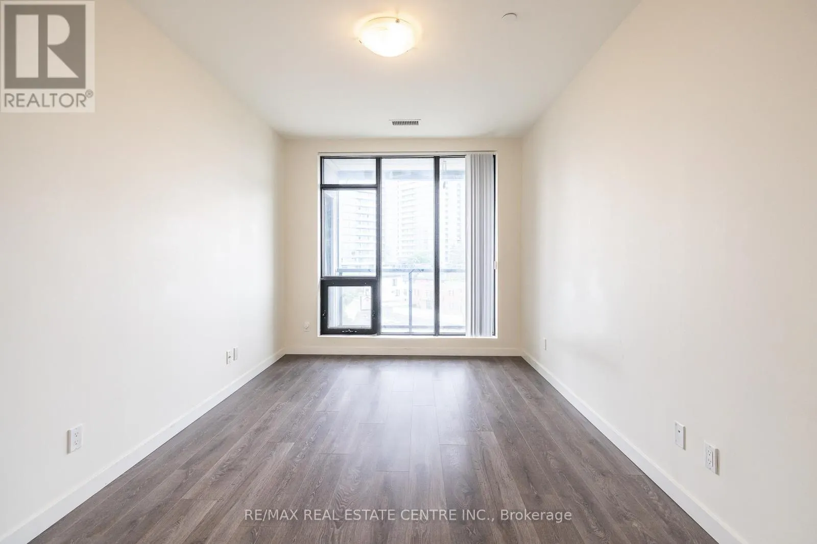 412 - 690 KING STREET W