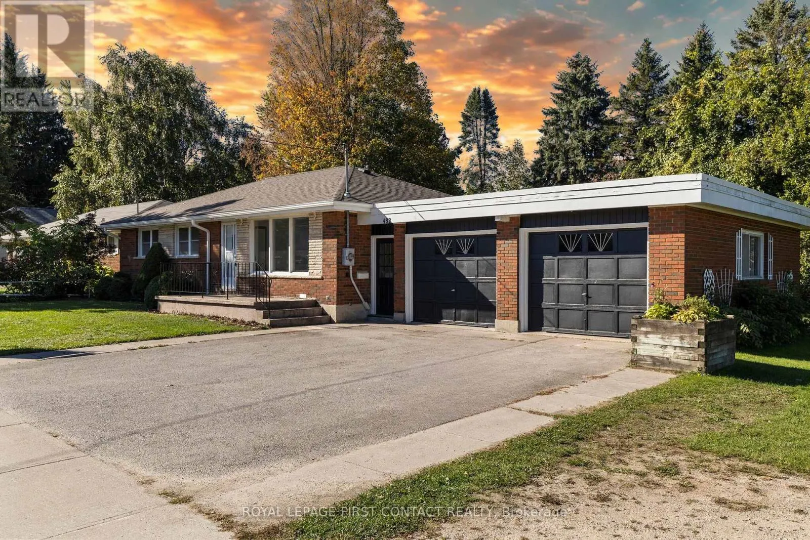 482 ST. VINCENT STREET S