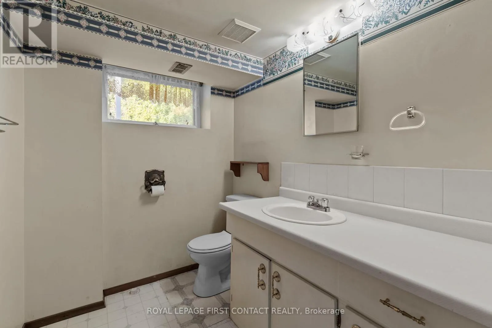 482 ST. VINCENT STREET S