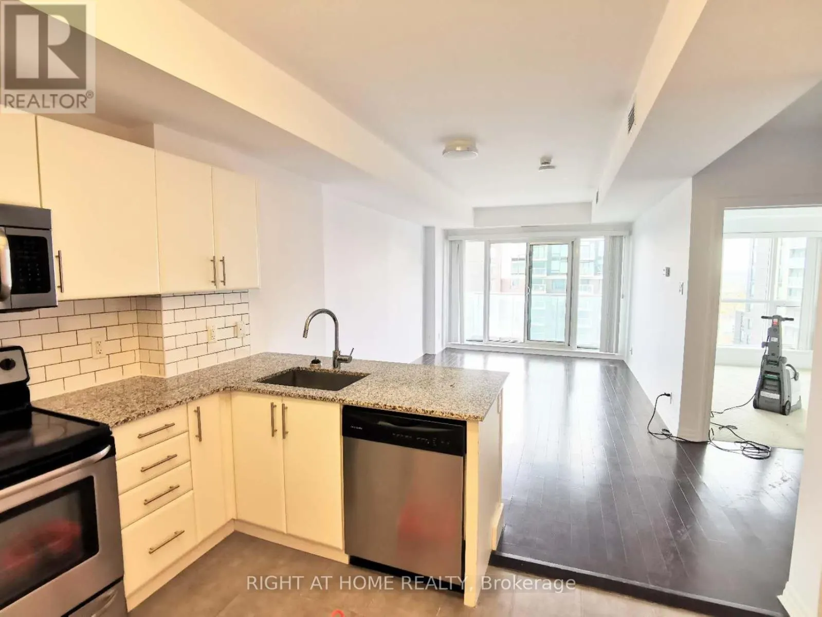 2604 - 242 RIDEAU STREET